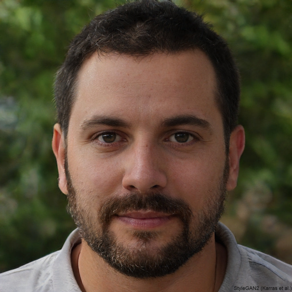 <em>Javier Mendoza</em>